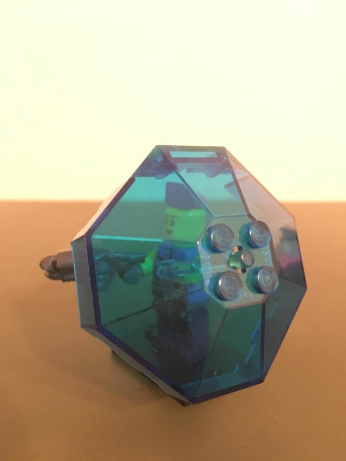 zarya-com-escudo-lego